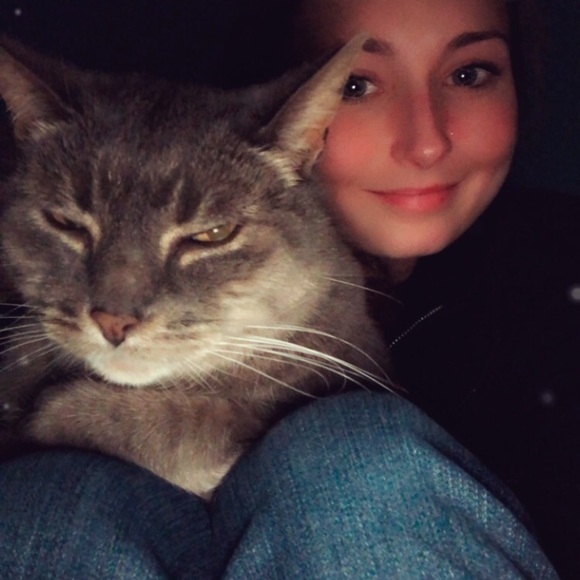 Meet your Posher, Shannon - Picture 2 of 2